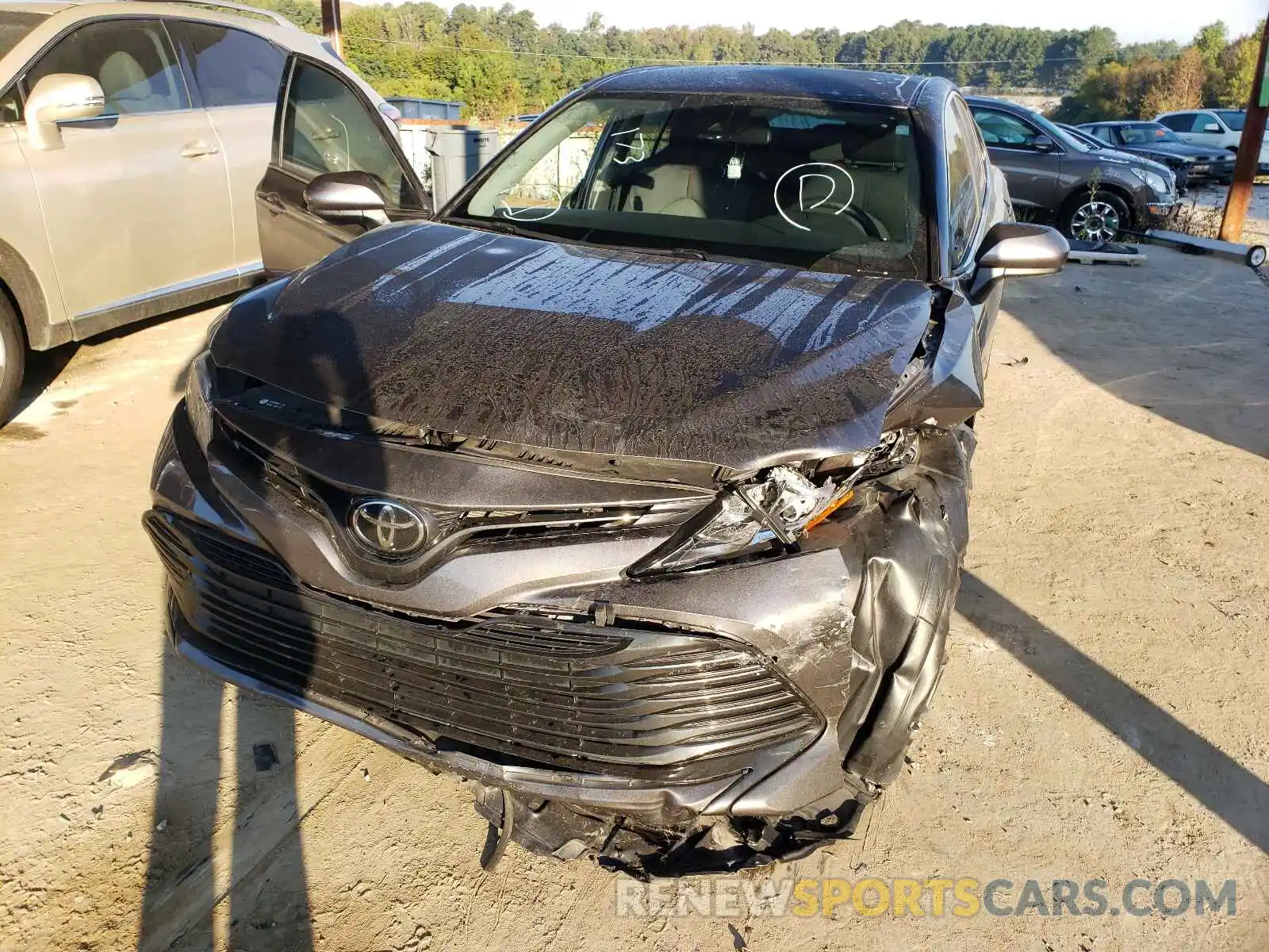 9 Photograph of a damaged car 4T1C11AK8LU996382 TOYOTA CAMRY 2020