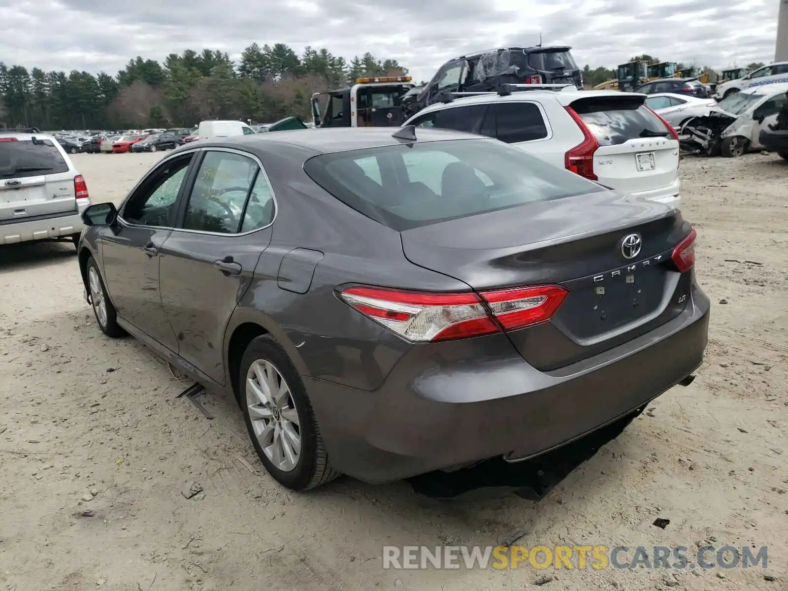 3 Photograph of a damaged car 4T1C11AK8LU997502 TOYOTA CAMRY 2020