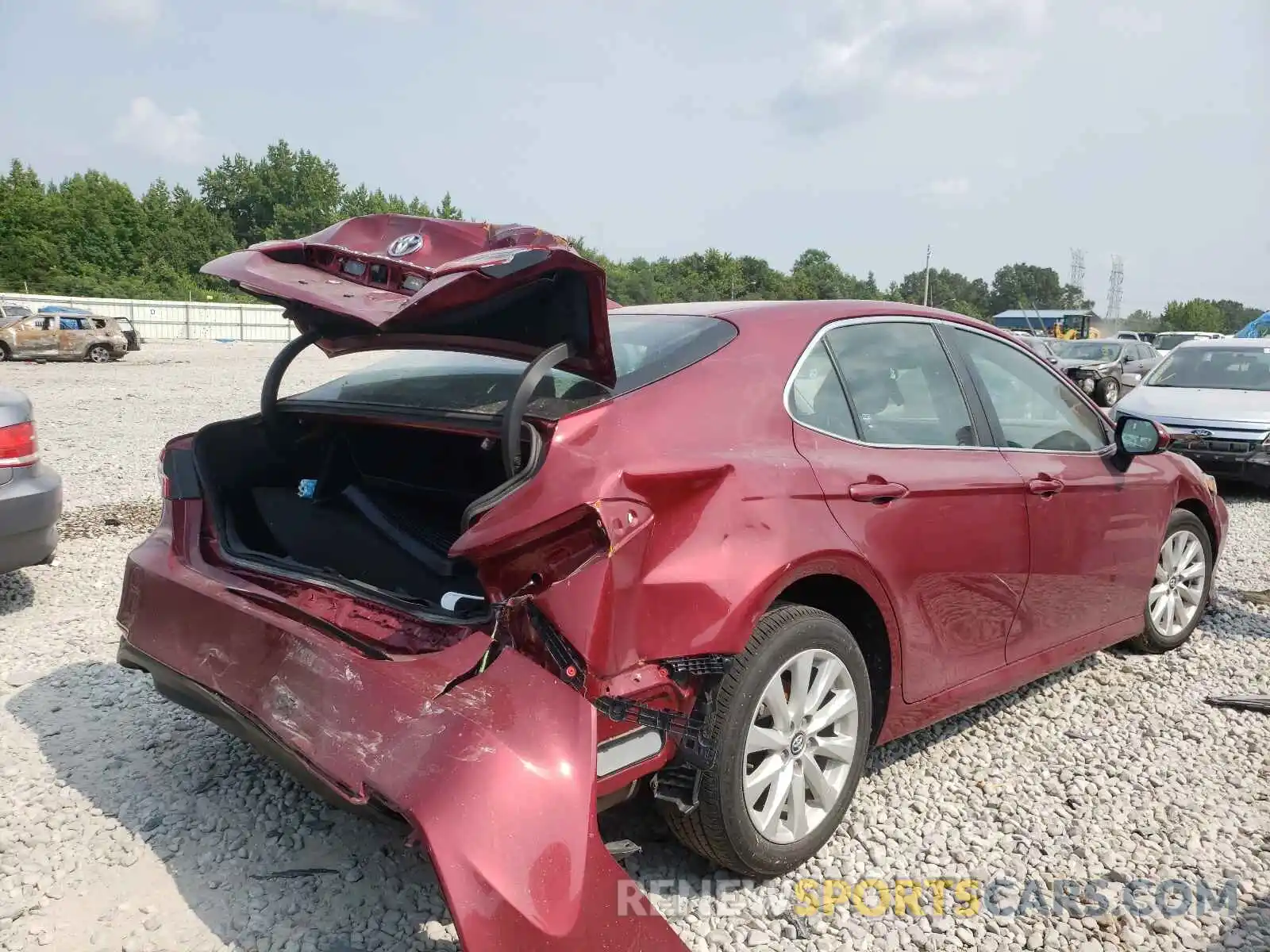 4 Photograph of a damaged car 4T1C11AK9LU333094 TOYOTA CAMRY 2020