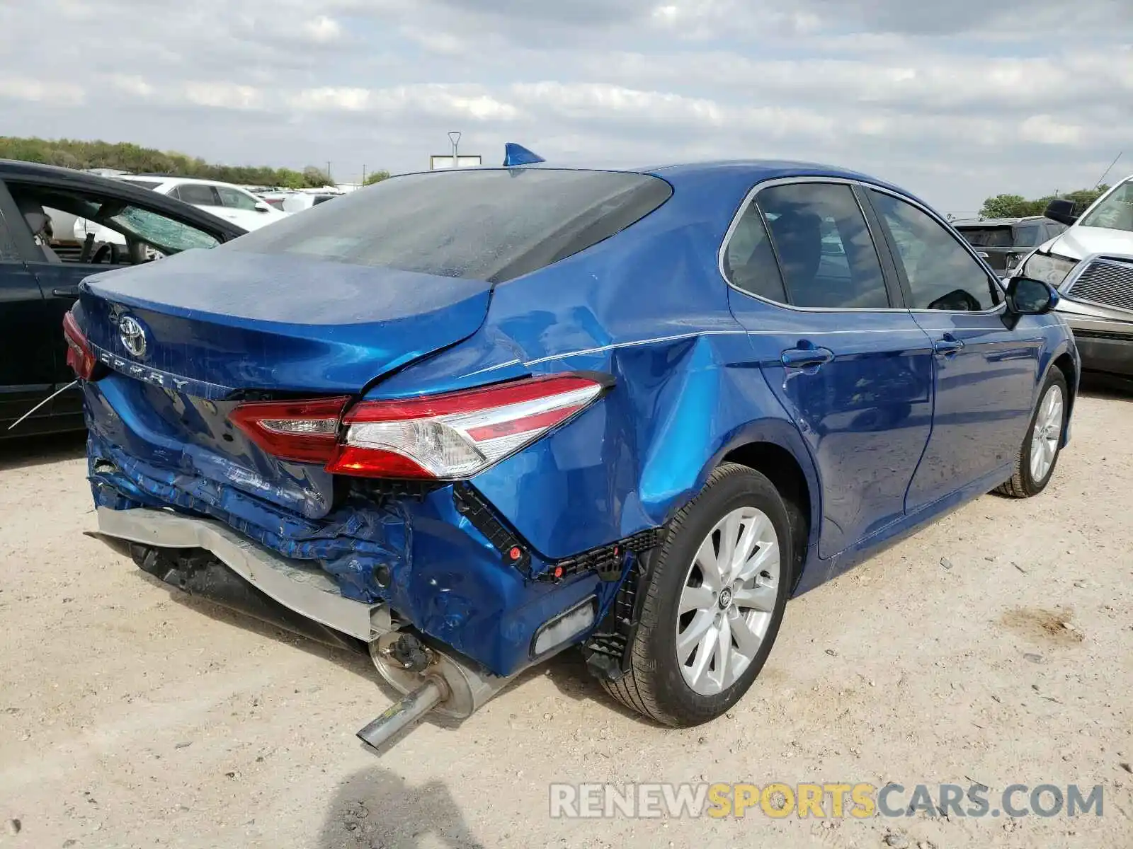 4 Photograph of a damaged car 4T1C11AK9LU336318 TOYOTA CAMRY 2020