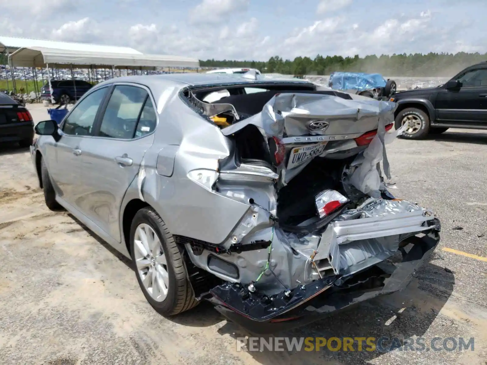 3 Photograph of a damaged car 4T1C11AK9LU346847 TOYOTA CAMRY 2020