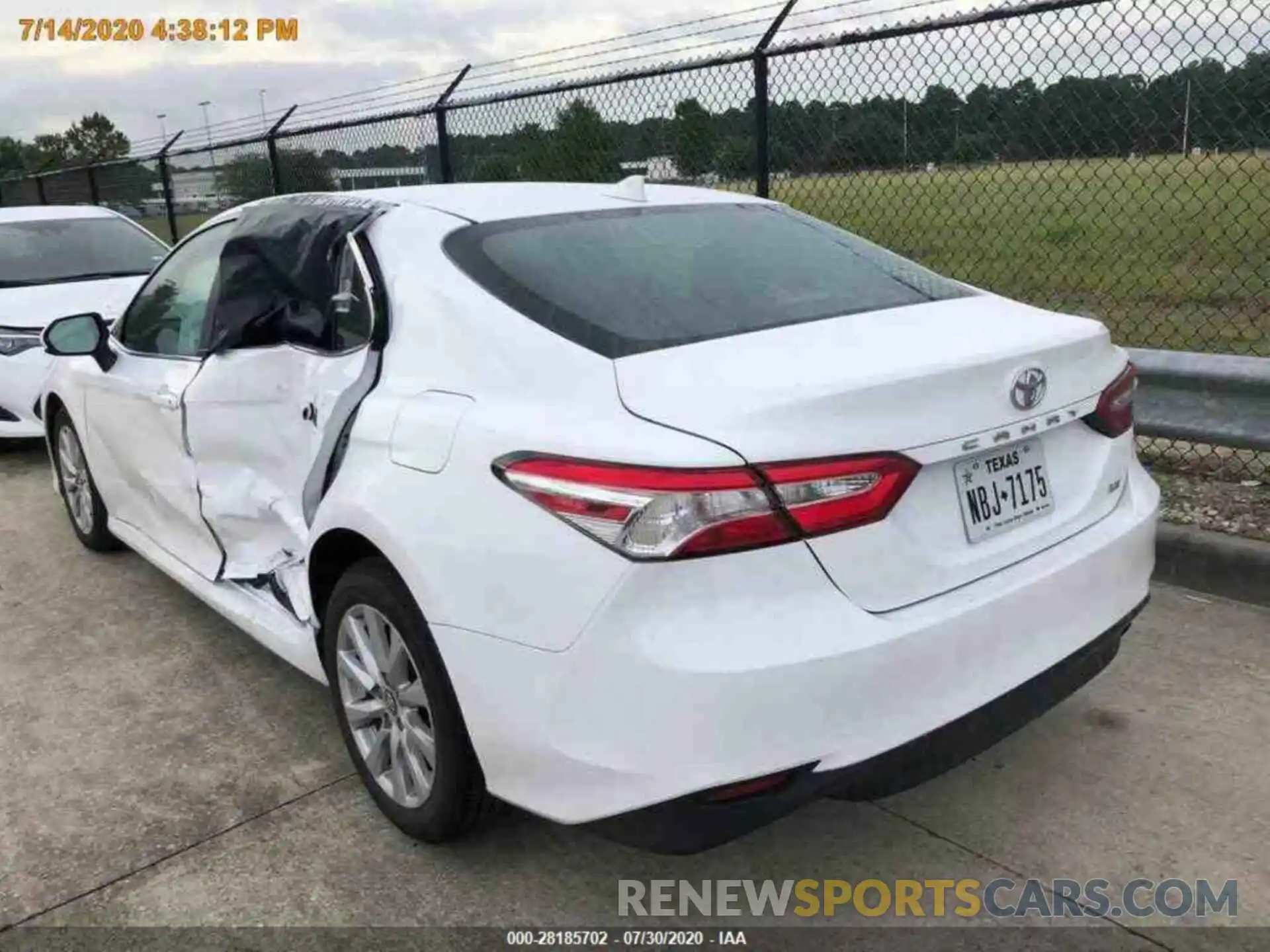 4 Photograph of a damaged car 4T1C11AK9LU347061 TOYOTA CAMRY 2020