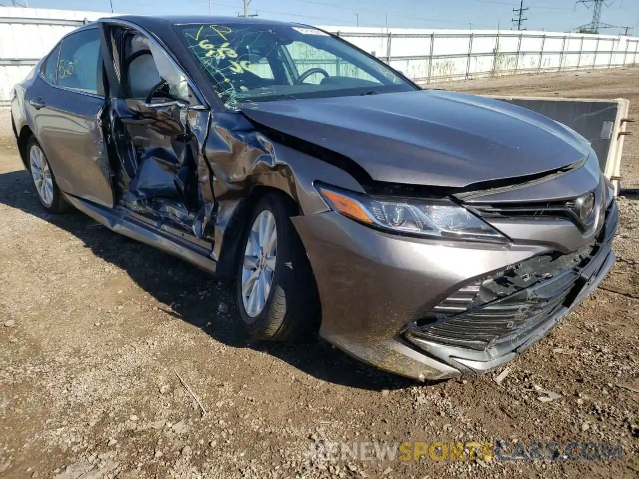 1 Photograph of a damaged car 4T1C11AK9LU362708 TOYOTA CAMRY 2020