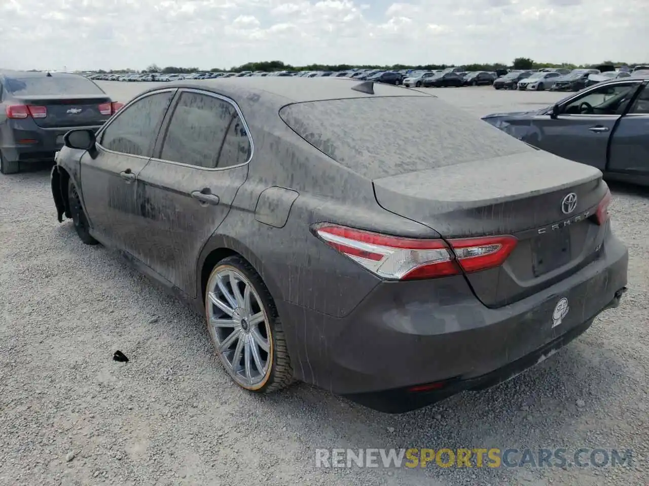 3 Photograph of a damaged car 4T1C11AK9LU363471 TOYOTA CAMRY 2020