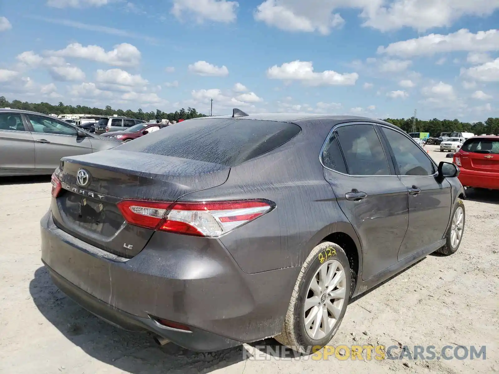 4 Photograph of a damaged car 4T1C11AK9LU370288 TOYOTA CAMRY 2020