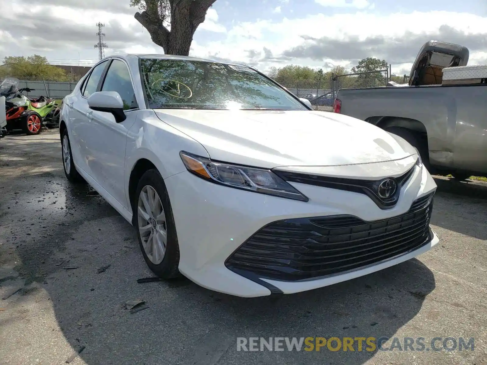 1 Photograph of a damaged car 4T1C11AK9LU385406 TOYOTA CAMRY 2020