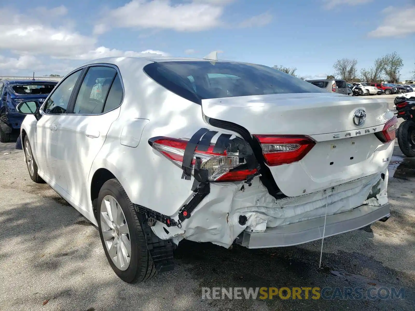 3 Photograph of a damaged car 4T1C11AK9LU385406 TOYOTA CAMRY 2020