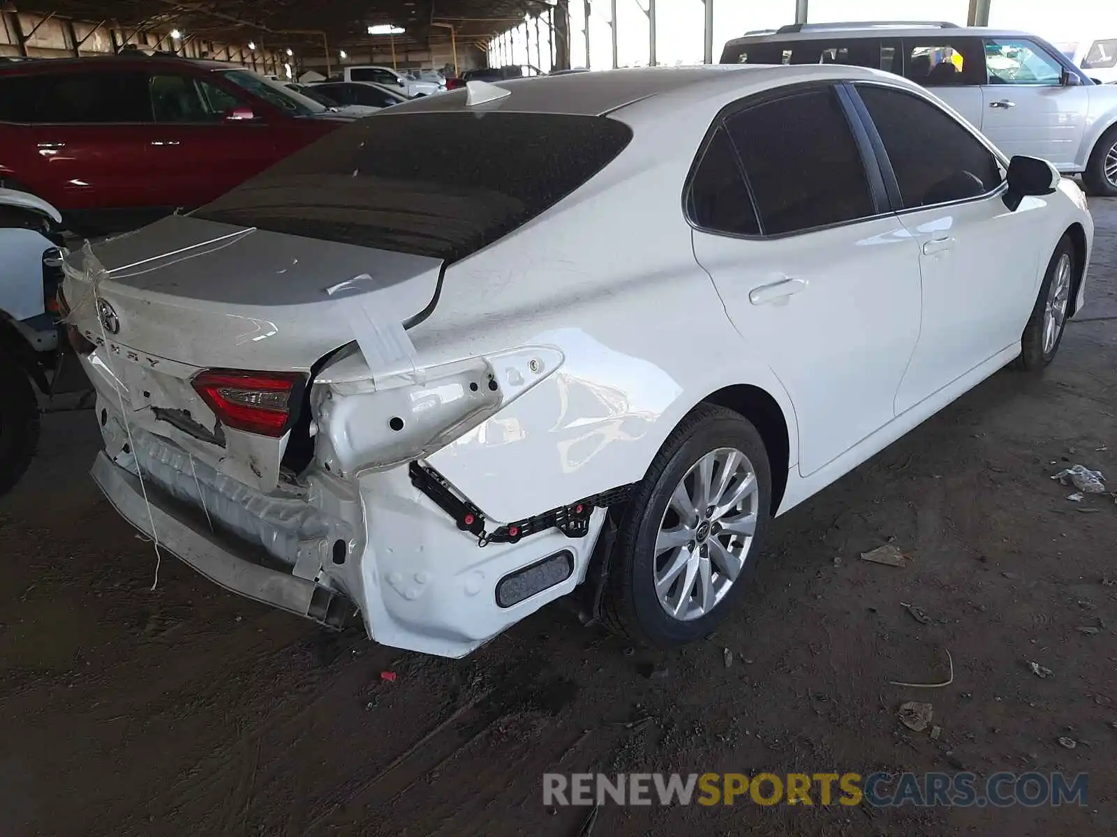 4 Photograph of a damaged car 4T1C11AK9LU385762 TOYOTA CAMRY 2020