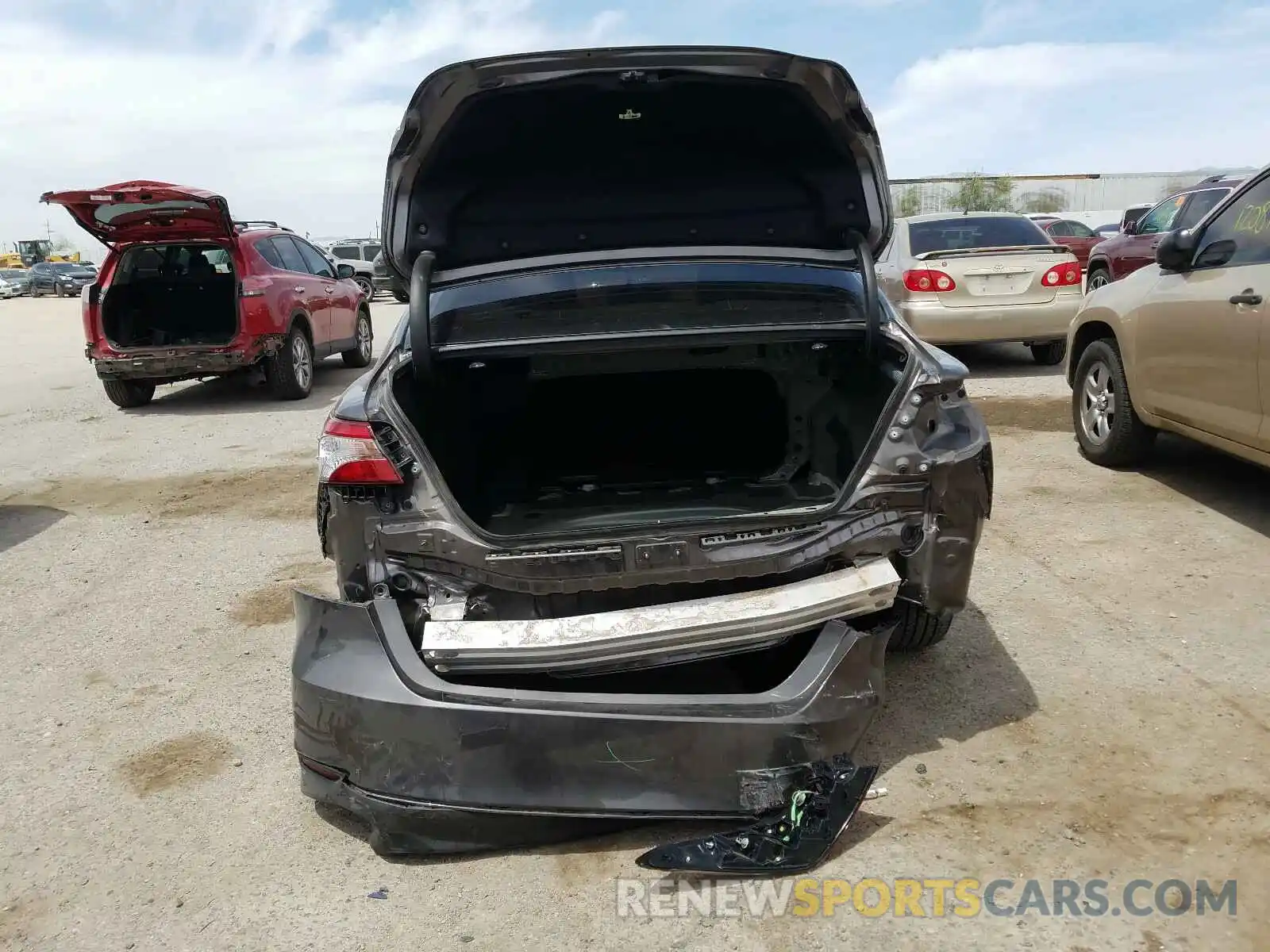 9 Photograph of a damaged car 4T1C11AK9LU397605 TOYOTA CAMRY 2020