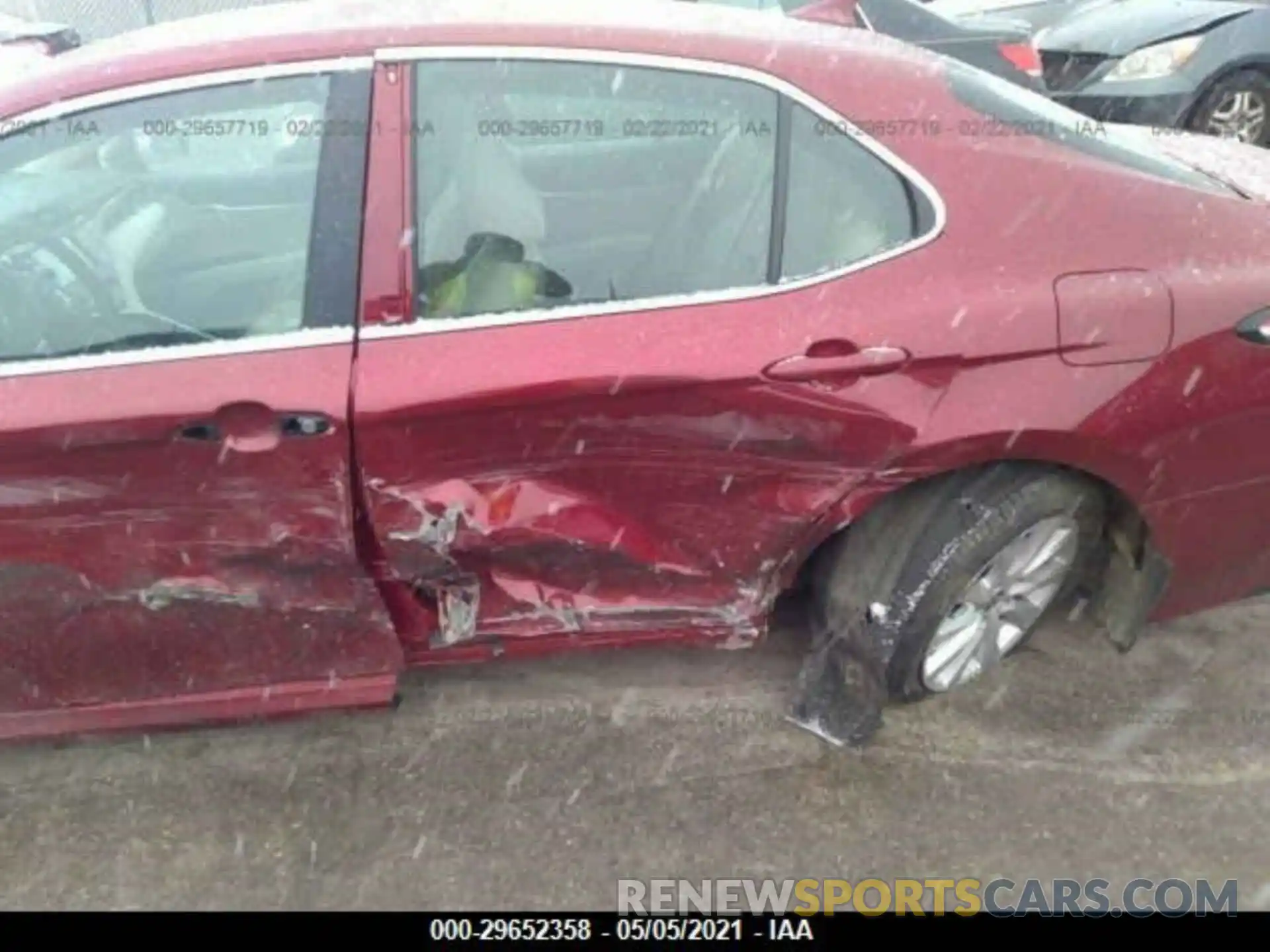 6 Photograph of a damaged car 4T1C11AK9LU400616 TOYOTA CAMRY 2020