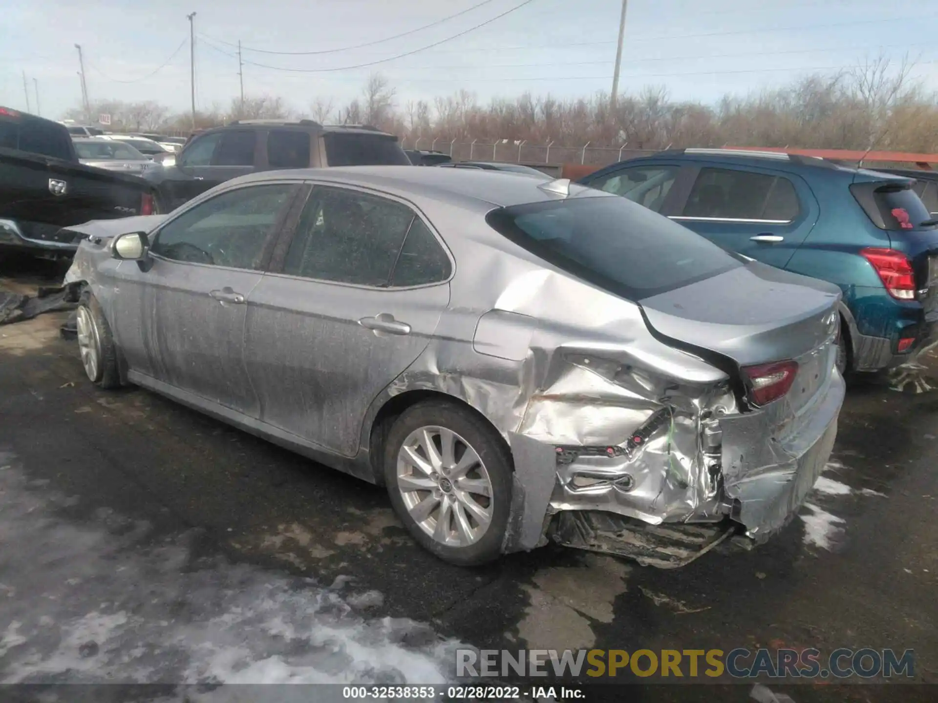 3 Photograph of a damaged car 4T1C11AK9LU509593 TOYOTA CAMRY 2020