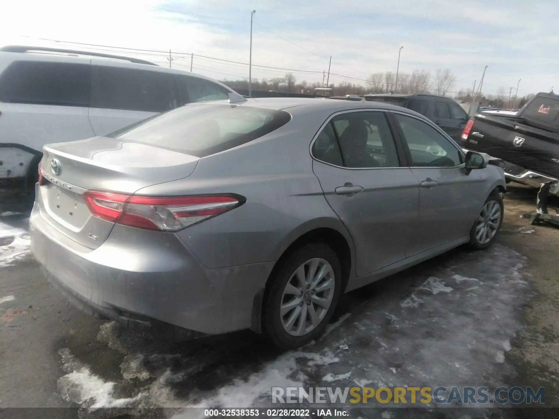 4 Photograph of a damaged car 4T1C11AK9LU509593 TOYOTA CAMRY 2020