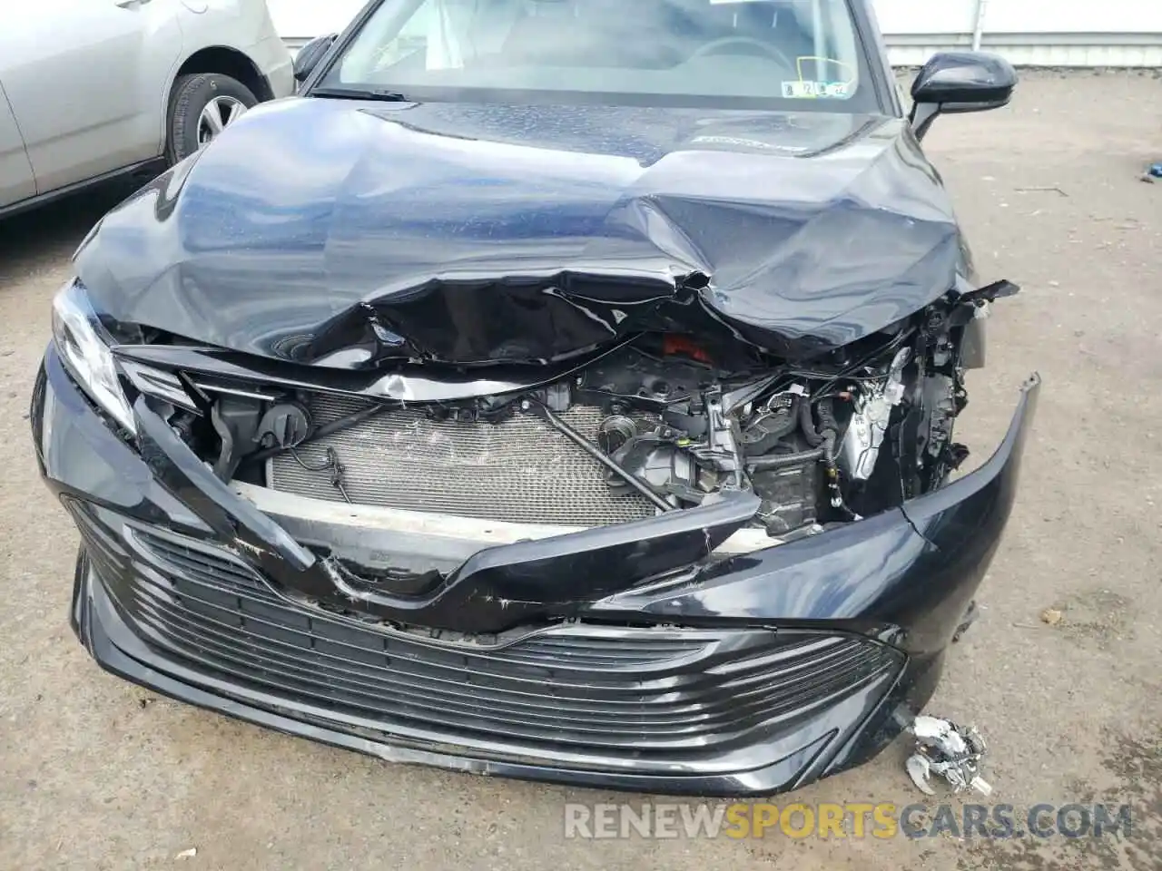 9 Photograph of a damaged car 4T1C11AK9LU860004 TOYOTA CAMRY 2020