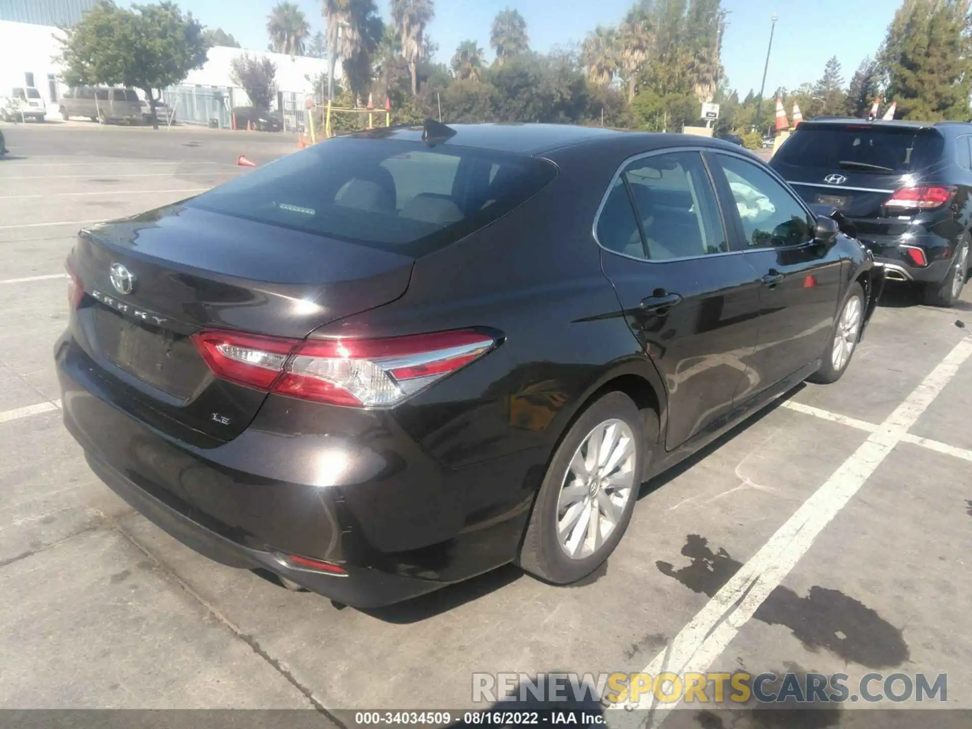 4 Photograph of a damaged car 4T1C11AK9LU863551 TOYOTA CAMRY 2020