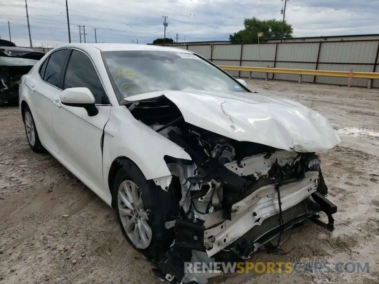 1 Photograph of a damaged car 4T1C11AK9LU878910 TOYOTA CAMRY 2020