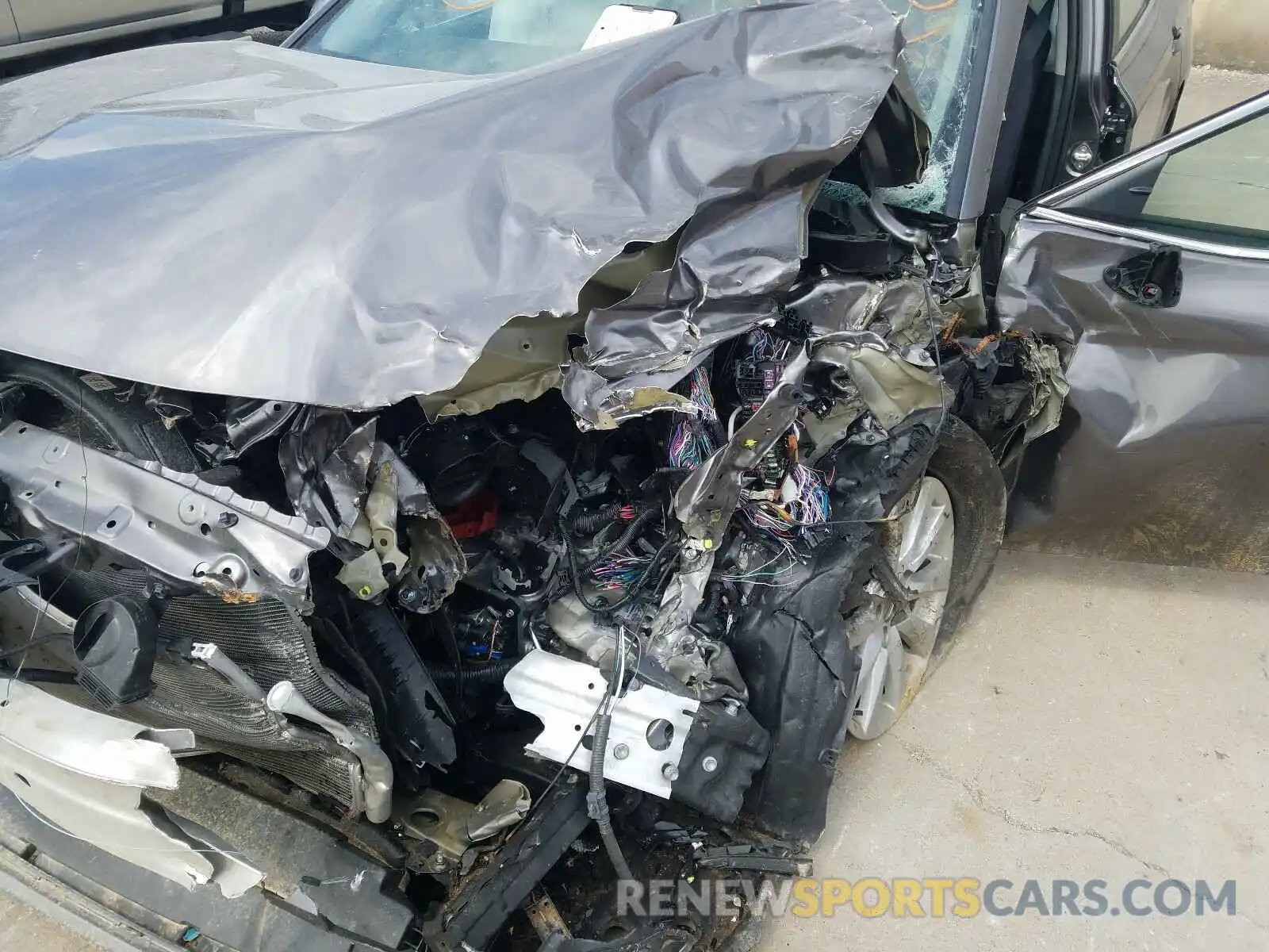 9 Photograph of a damaged car 4T1C11AK9LU880608 TOYOTA CAMRY 2020