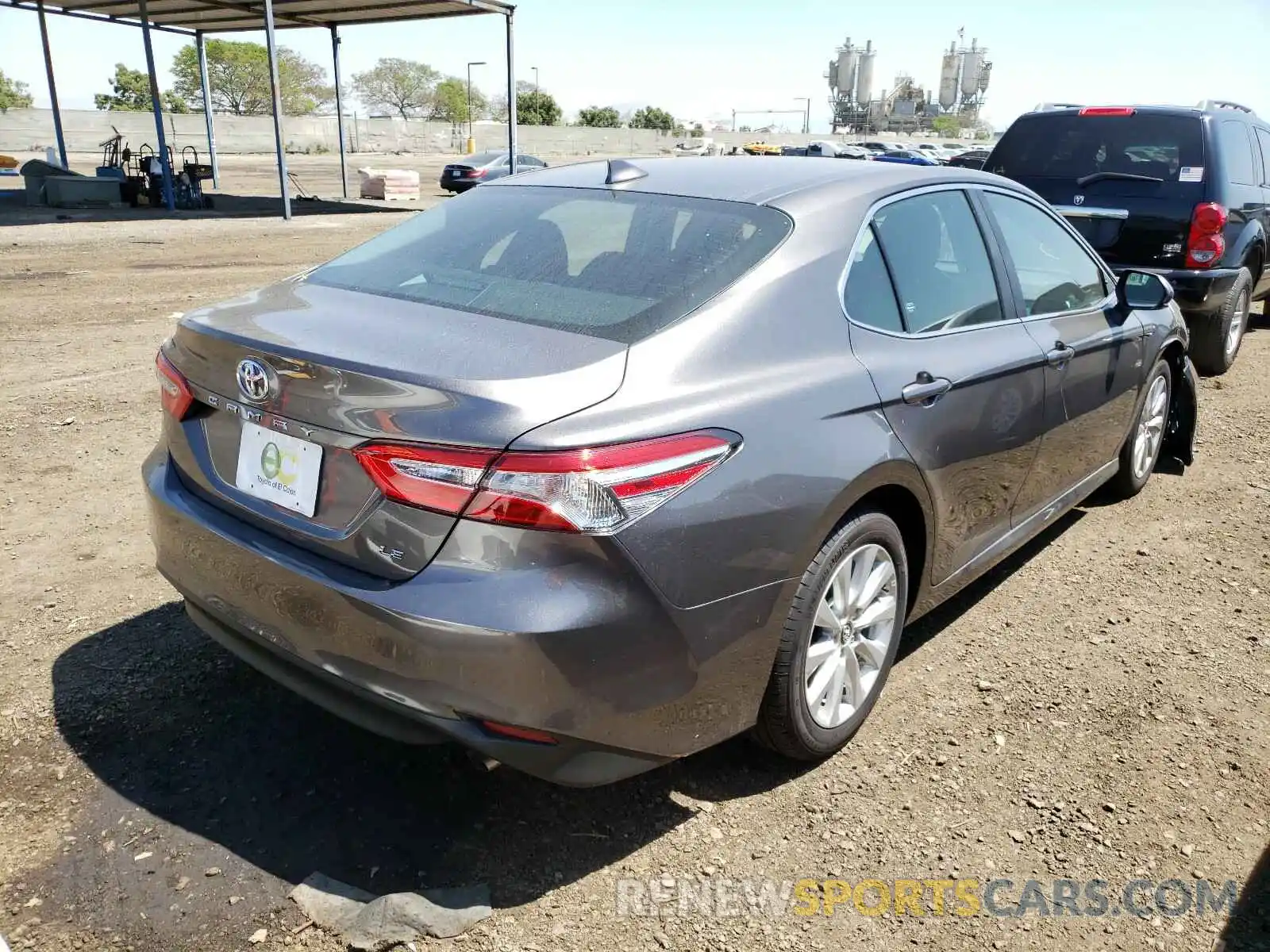 4 Photograph of a damaged car 4T1C11AK9LU883041 TOYOTA CAMRY 2020