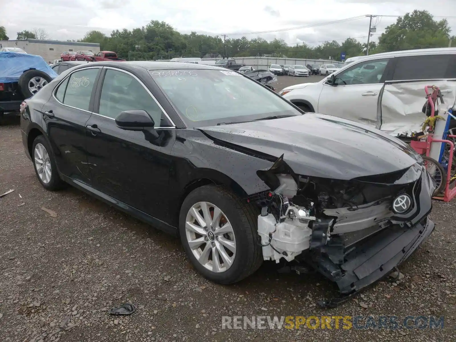 1 Photograph of a damaged car 4T1C11AK9LU886053 TOYOTA CAMRY 2020