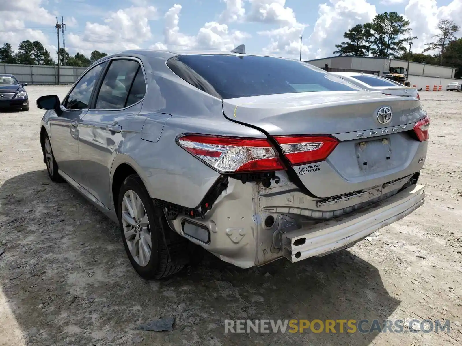 3 Photograph of a damaged car 4T1C11AK9LU890698 TOYOTA CAMRY 2020