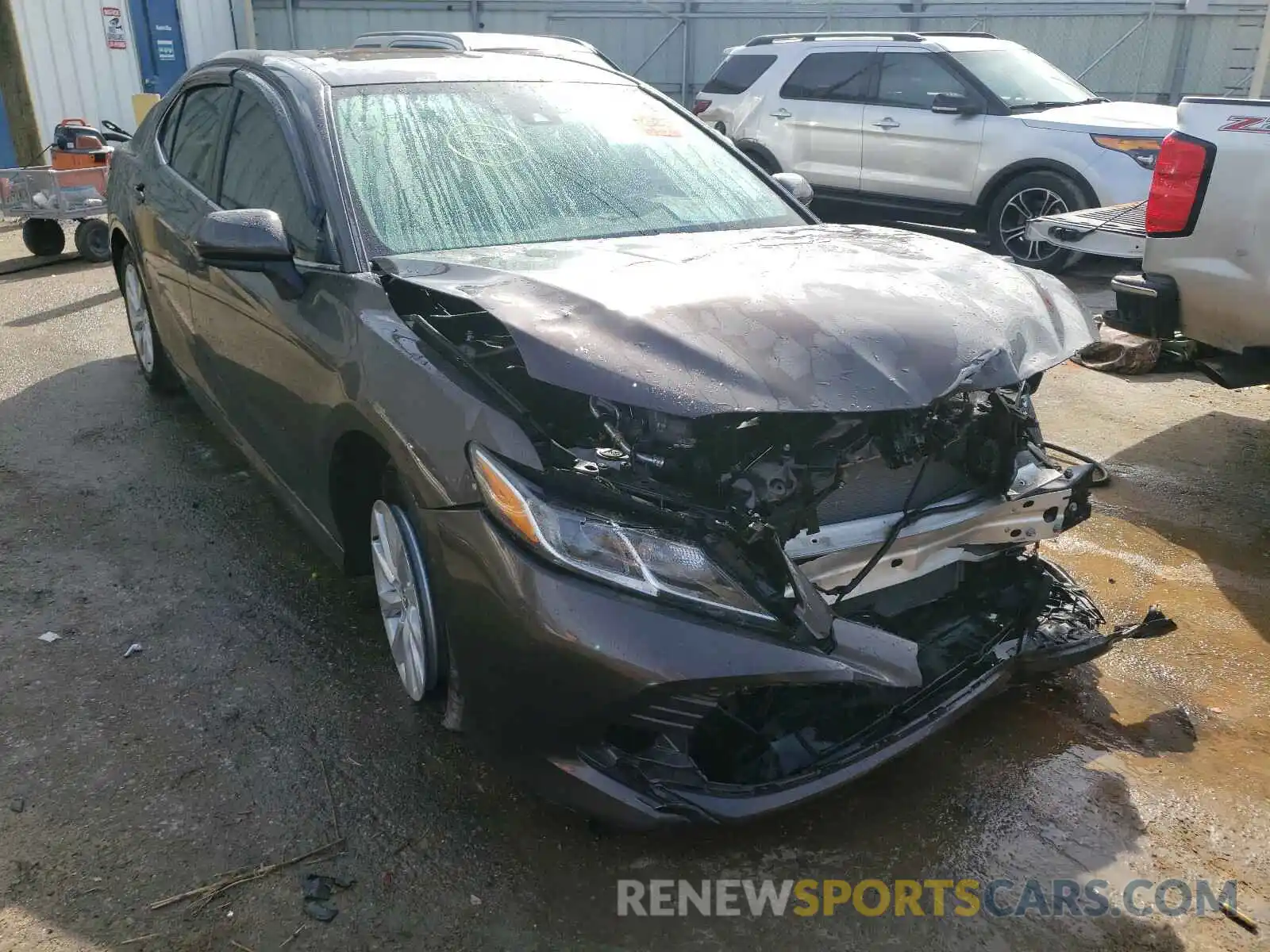 1 Photograph of a damaged car 4T1C11AK9LU893939 TOYOTA CAMRY 2020