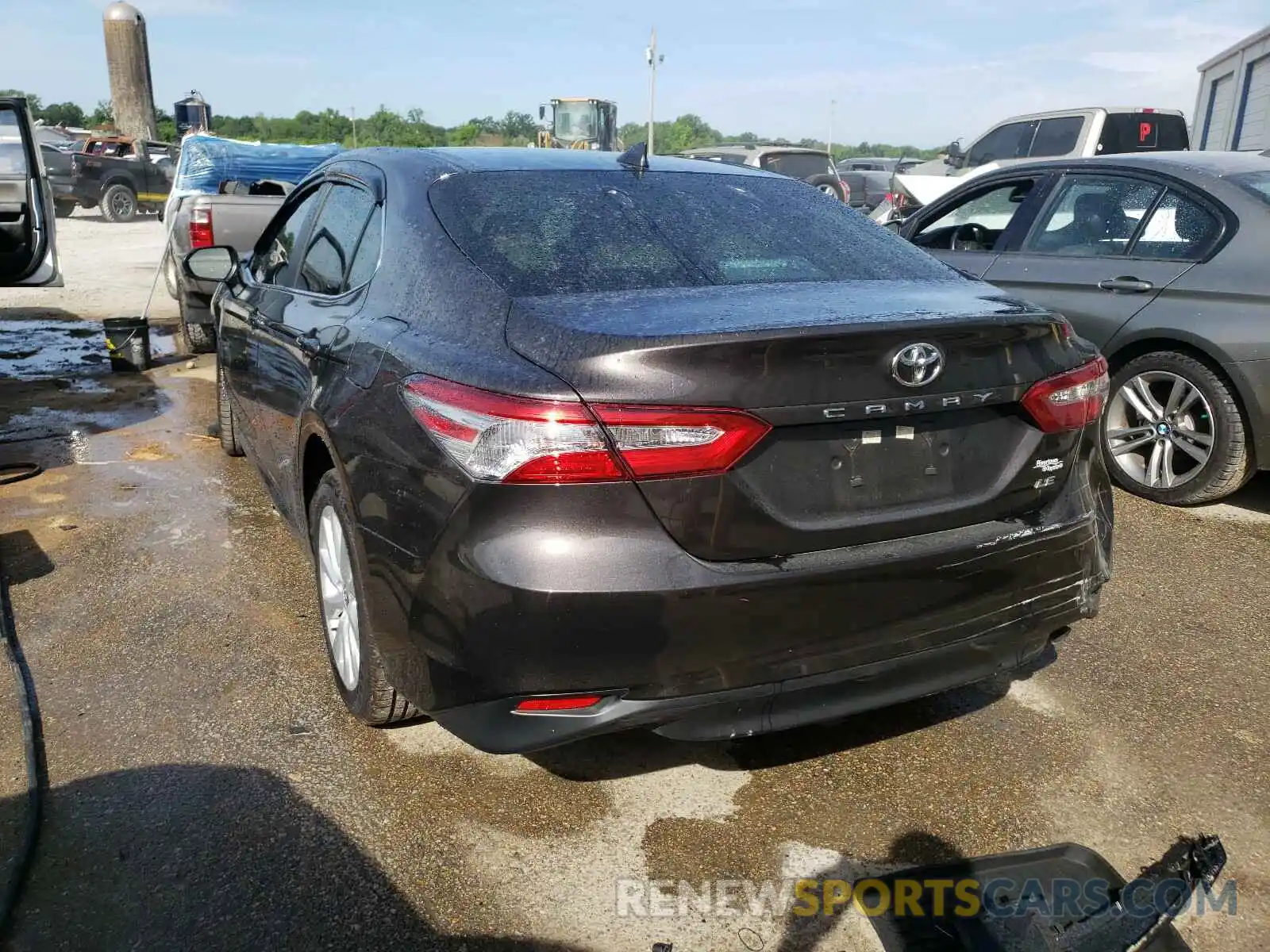 3 Photograph of a damaged car 4T1C11AK9LU893939 TOYOTA CAMRY 2020