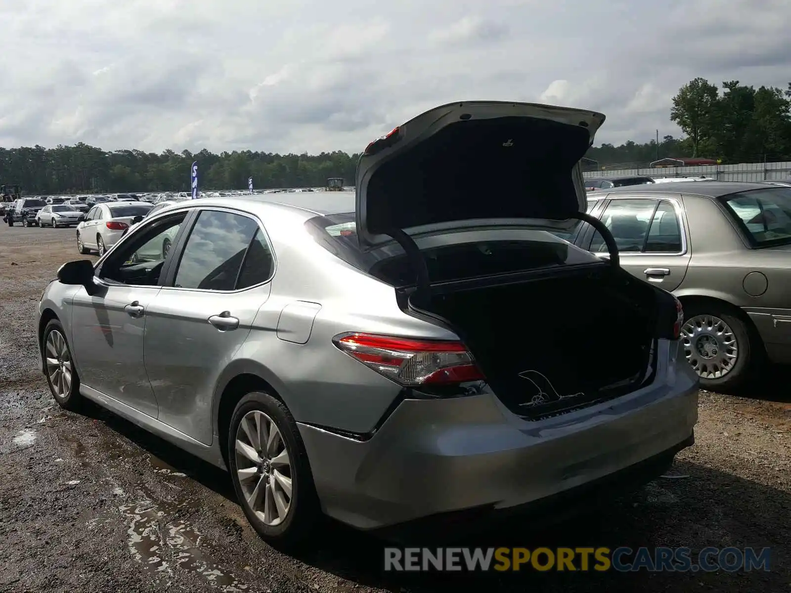 3 Photograph of a damaged car 4T1C11AK9LU894668 TOYOTA CAMRY 2020