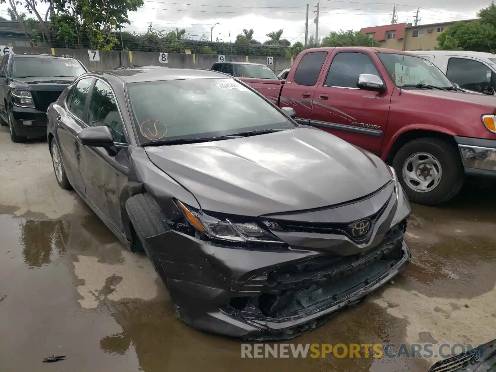 1 Photograph of a damaged car 4T1C11AK9LU916037 TOYOTA CAMRY 2020