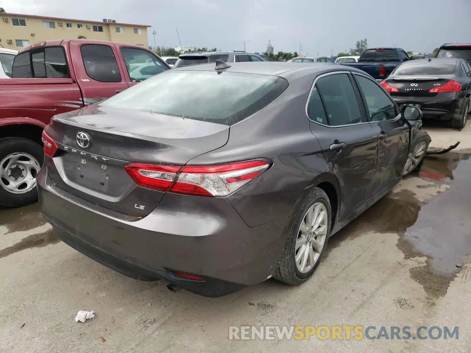 4 Photograph of a damaged car 4T1C11AK9LU916037 TOYOTA CAMRY 2020