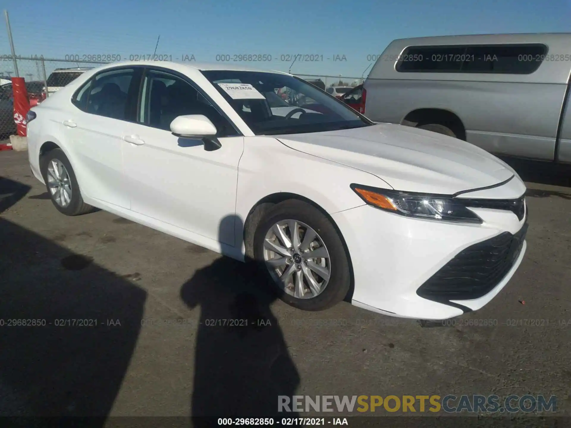 1 Photograph of a damaged car 4T1C11AK9LU917950 TOYOTA CAMRY 2020