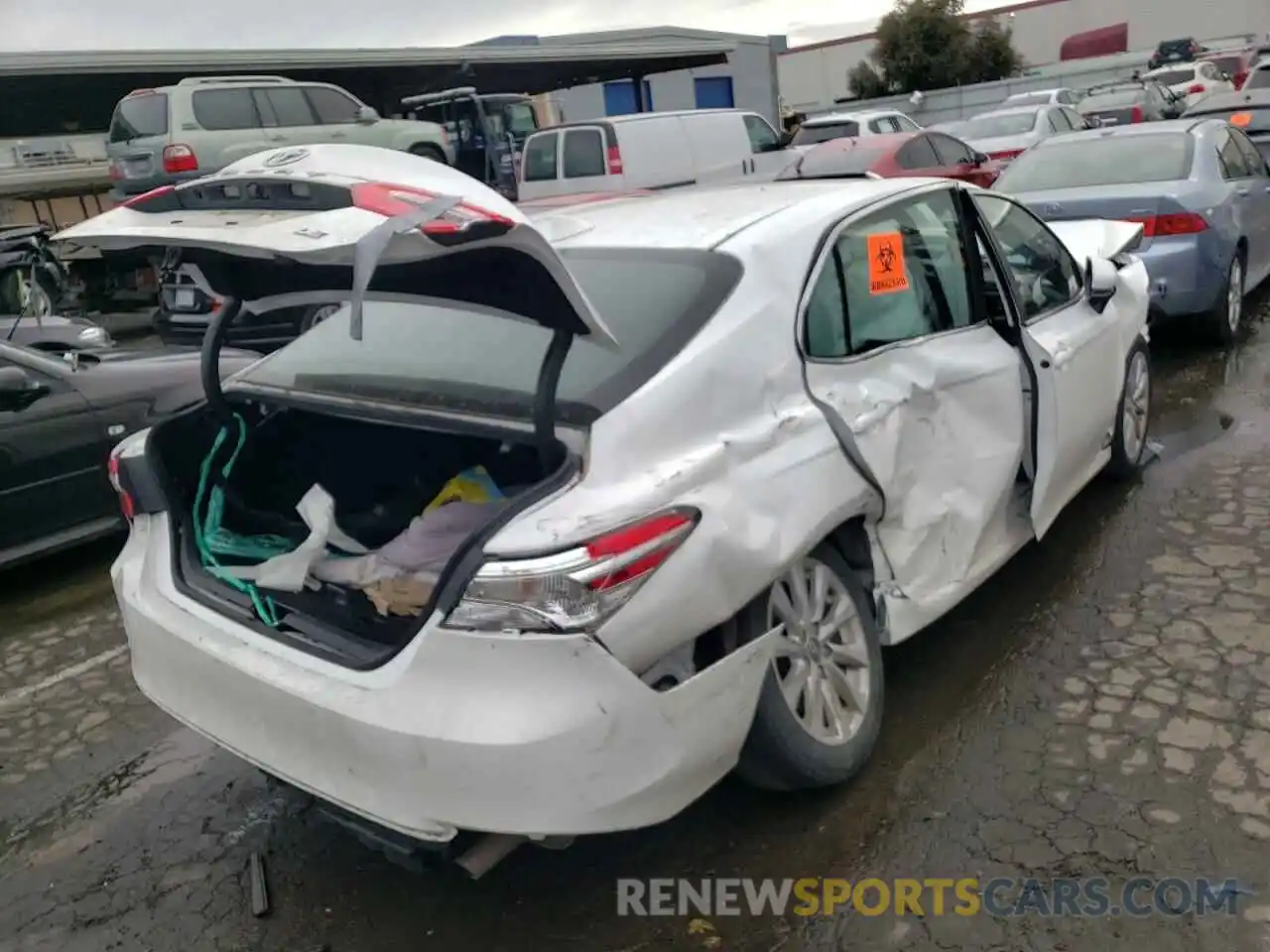 4 Photograph of a damaged car 4T1C11AK9LU918368 TOYOTA CAMRY 2020