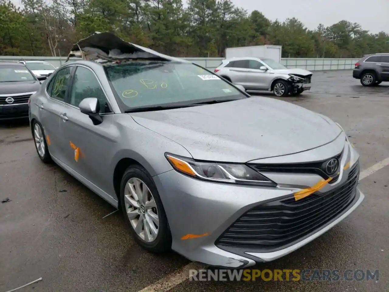 1 Photograph of a damaged car 4T1C11AK9LU926230 TOYOTA CAMRY 2020