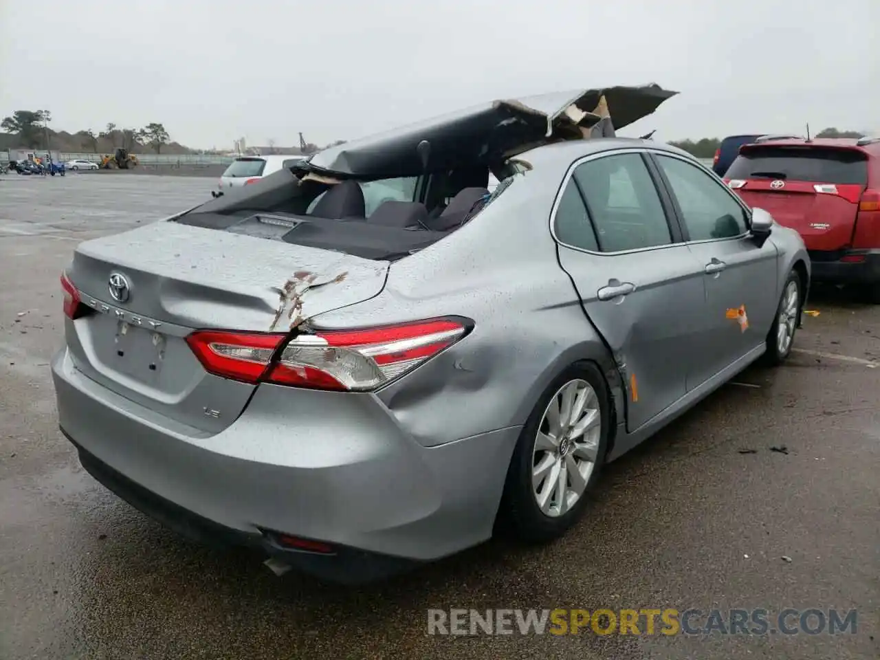 4 Photograph of a damaged car 4T1C11AK9LU926230 TOYOTA CAMRY 2020