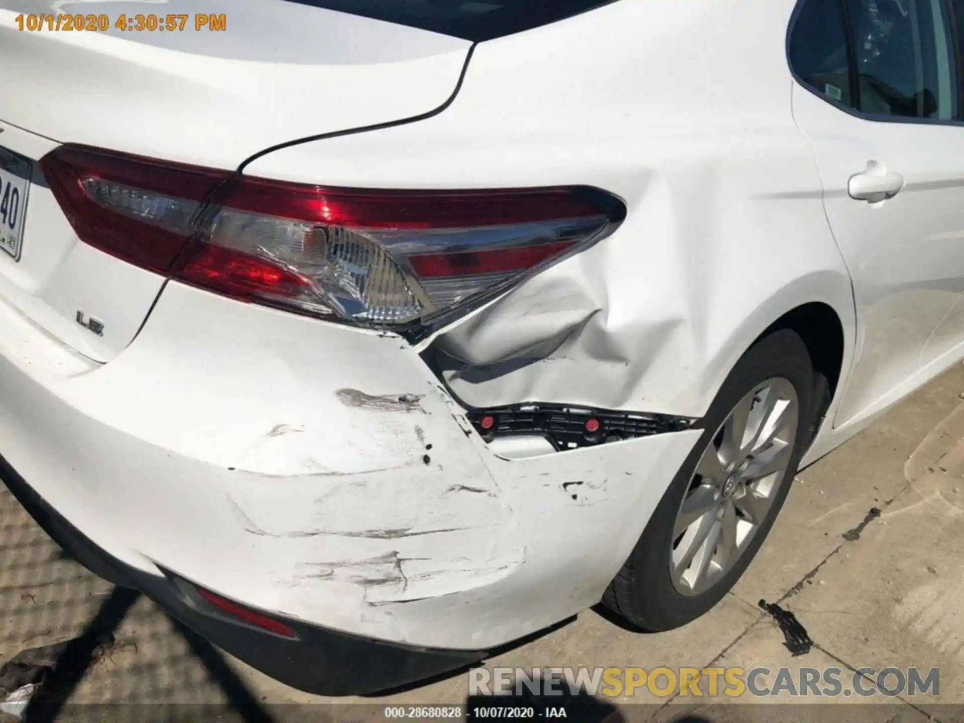 14 Photograph of a damaged car 4T1C11AK9LU927507 TOYOTA CAMRY 2020