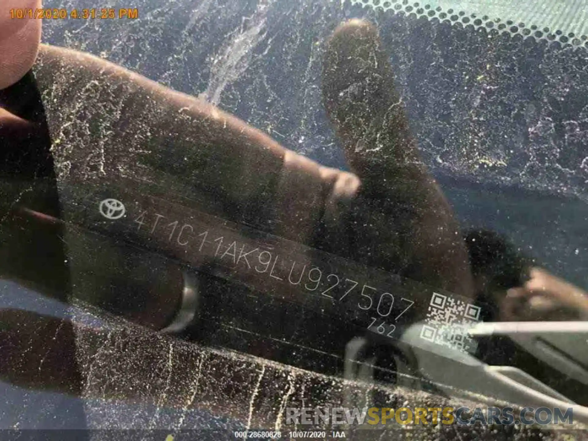 17 Photograph of a damaged car 4T1C11AK9LU927507 TOYOTA CAMRY 2020