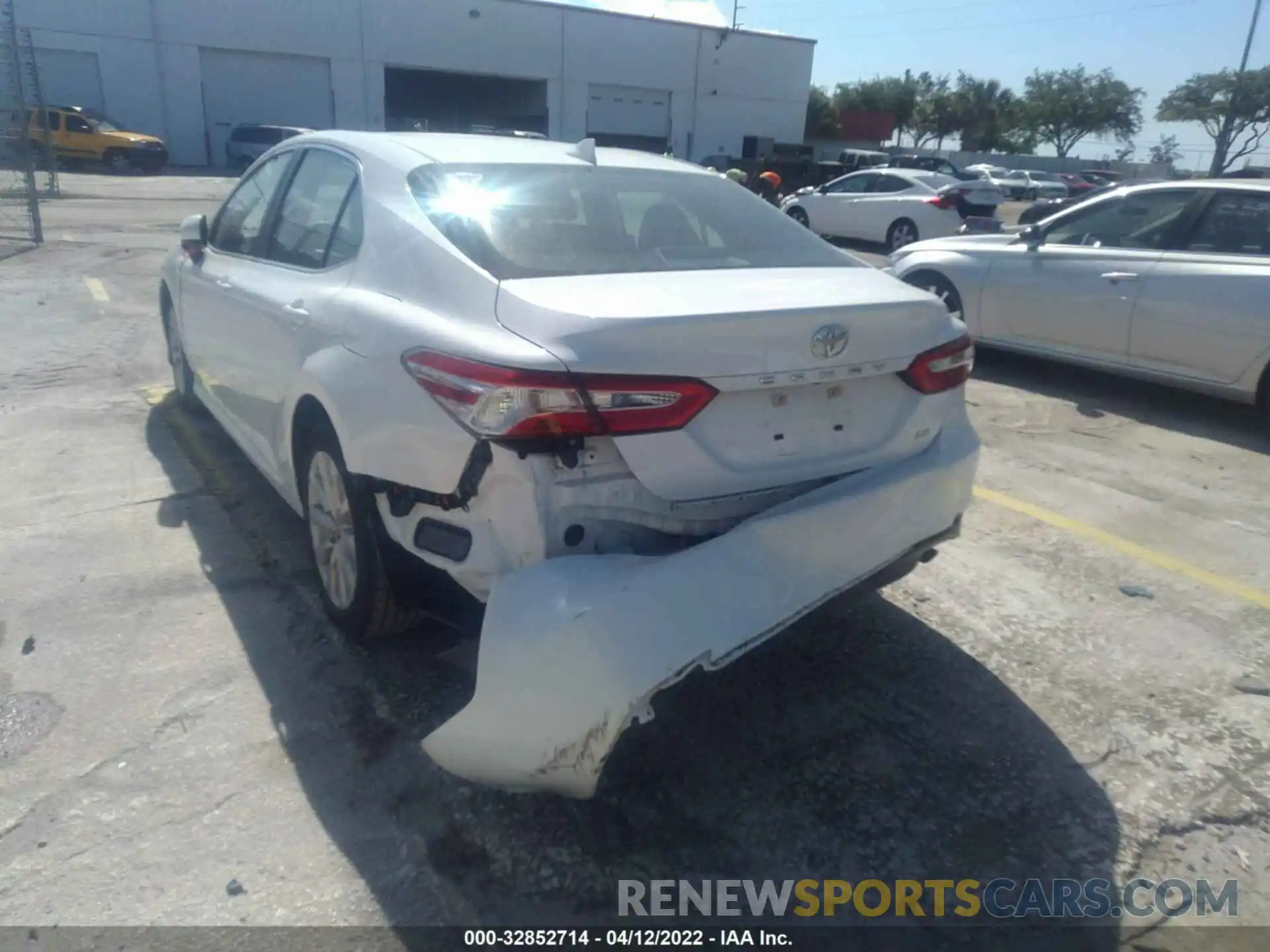 6 Photograph of a damaged car 4T1C11AK9LU931735 TOYOTA CAMRY 2020