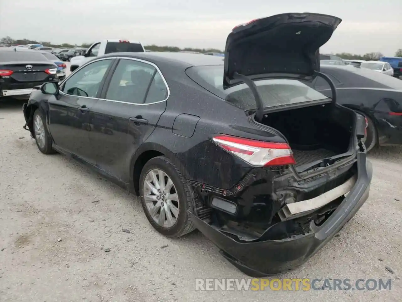 3 Photograph of a damaged car 4T1C11AK9LU938331 TOYOTA CAMRY 2020