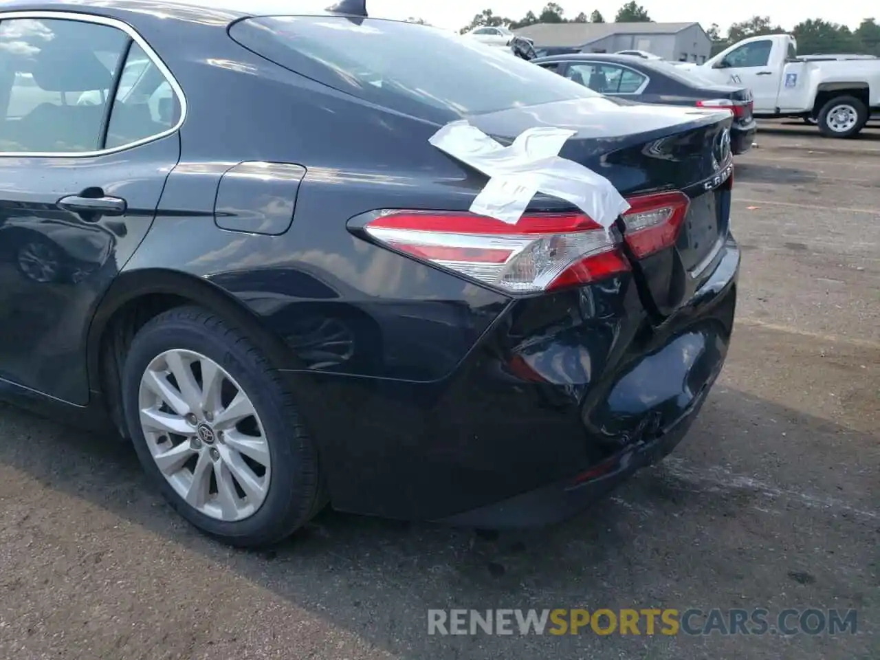 9 Photograph of a damaged car 4T1C11AK9LU946042 TOYOTA CAMRY 2020