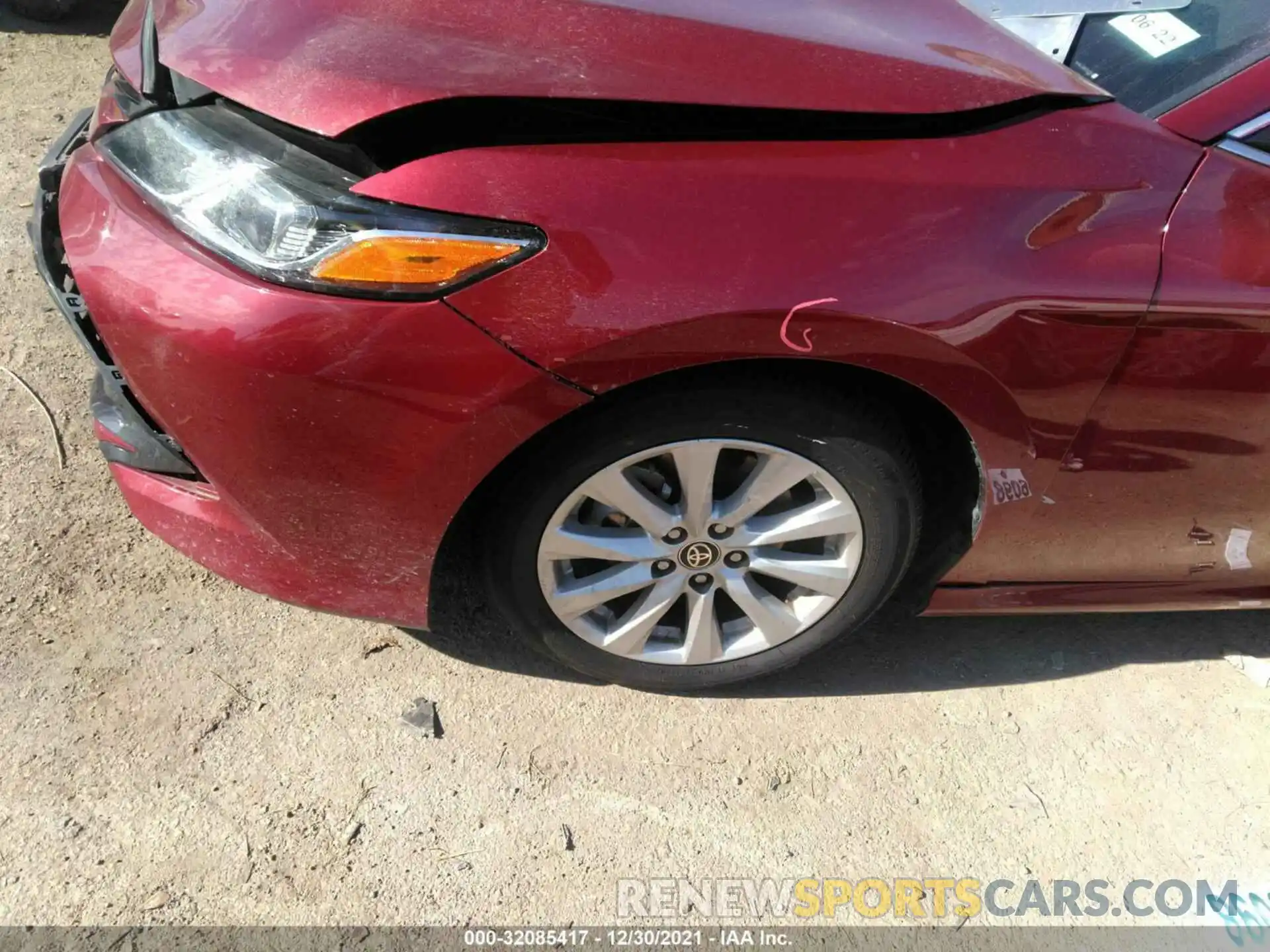 11 Photograph of a damaged car 4T1C11AK9LU950334 TOYOTA CAMRY 2020