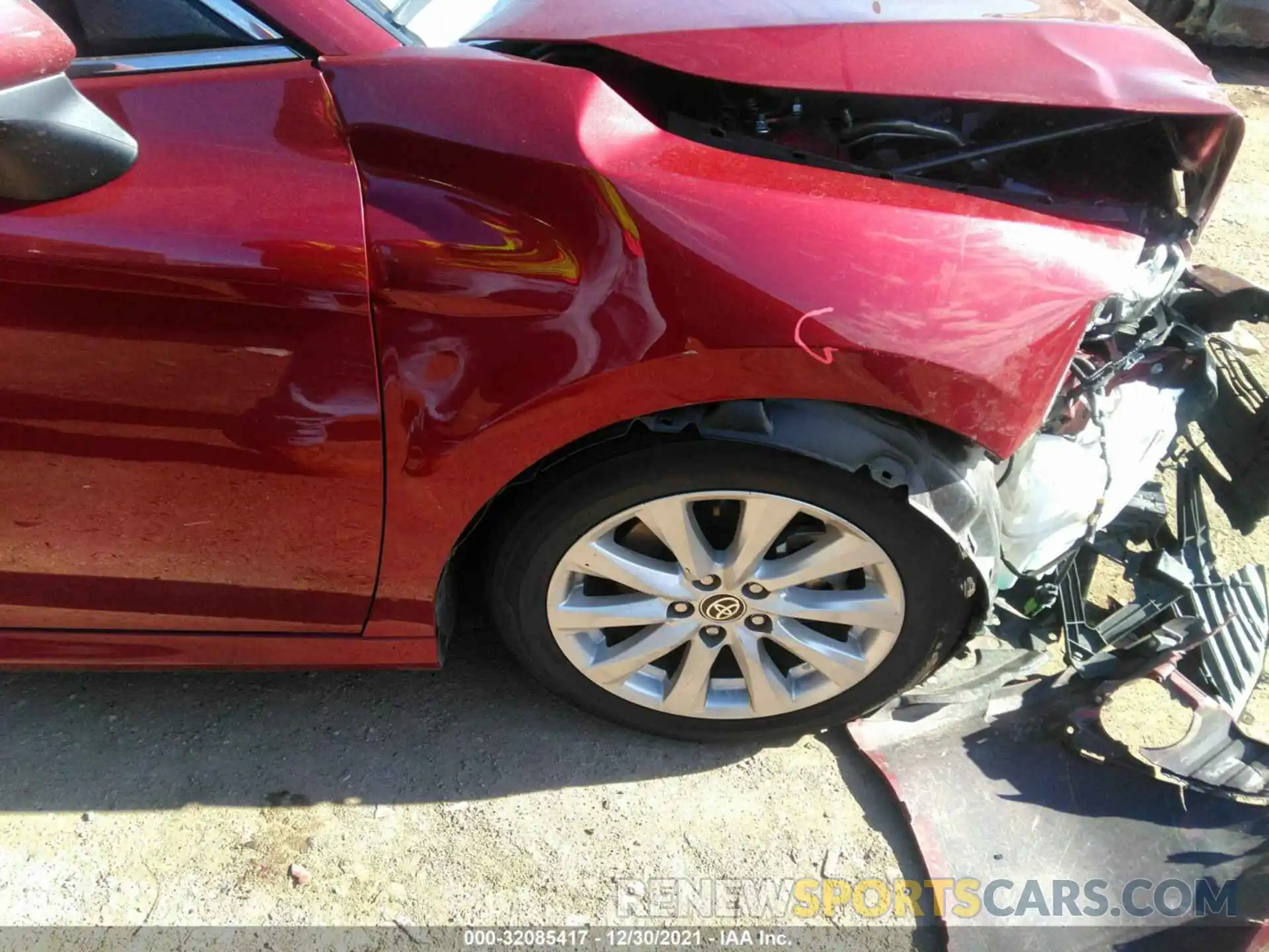 13 Photograph of a damaged car 4T1C11AK9LU950334 TOYOTA CAMRY 2020