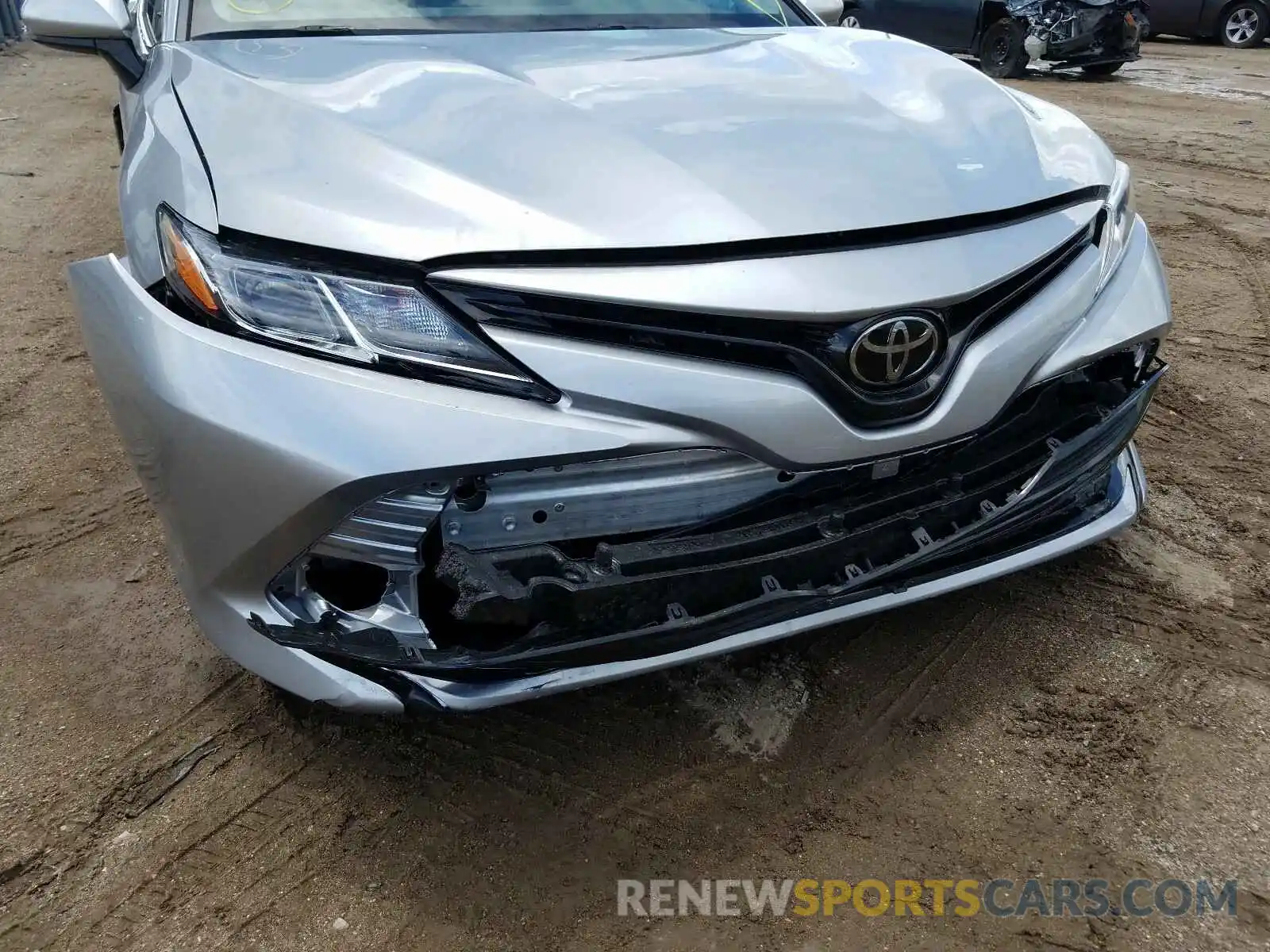 9 Photograph of a damaged car 4T1C11AK9LU952620 TOYOTA CAMRY 2020