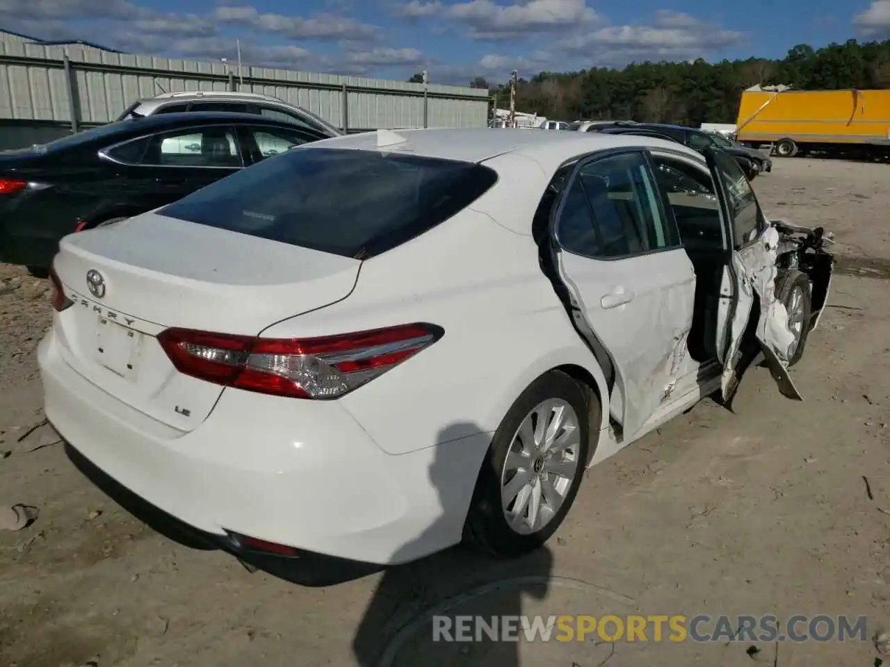 4 Photograph of a damaged car 4T1C11AK9LU961737 TOYOTA CAMRY 2020