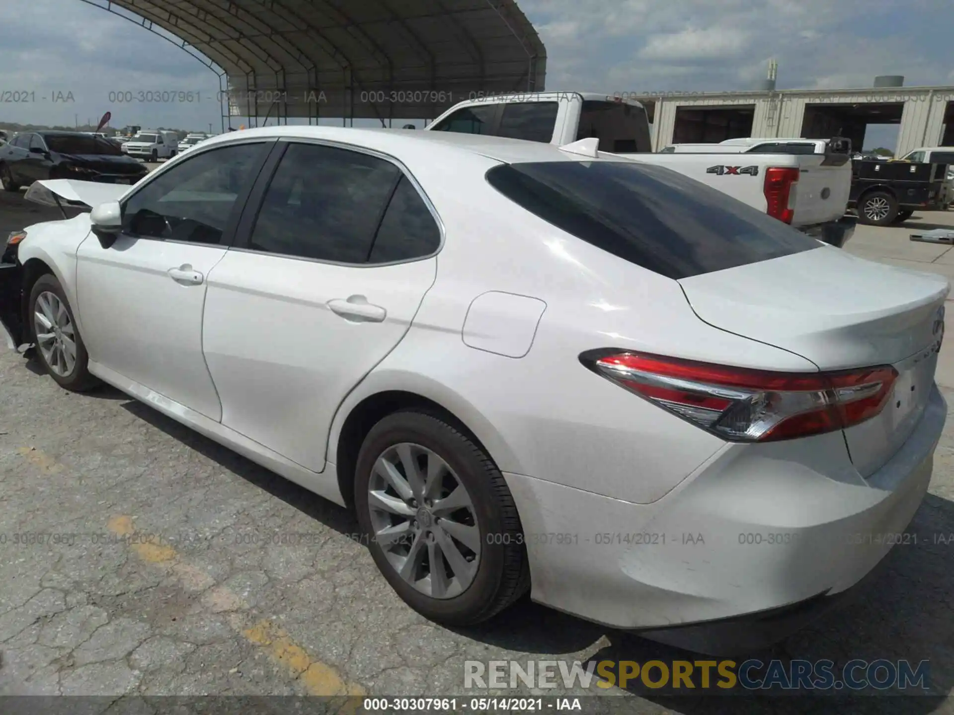 3 Photograph of a damaged car 4T1C11AK9LU962421 TOYOTA CAMRY 2020