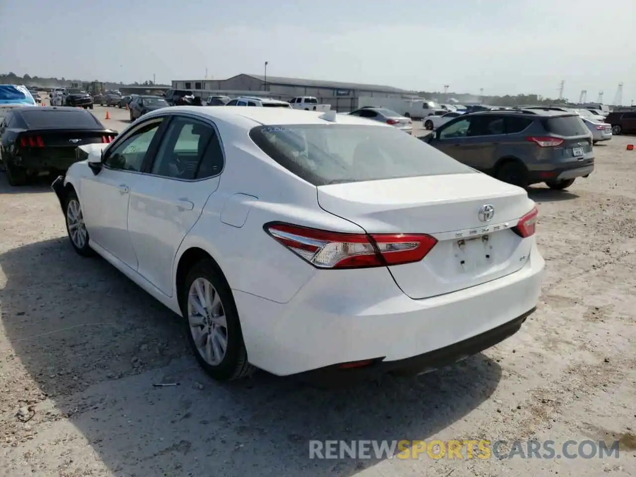 3 Photograph of a damaged car 4T1C11AK9LU984645 TOYOTA CAMRY 2020