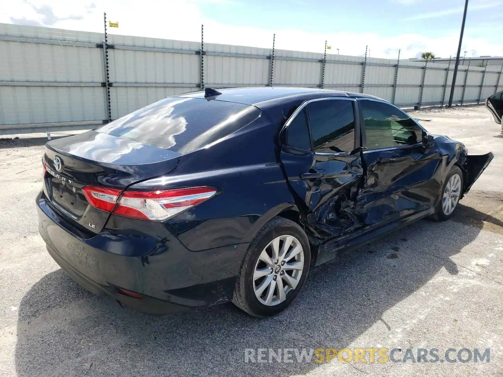 4 Photograph of a damaged car 4T1C11AK9LU991952 TOYOTA CAMRY 2020