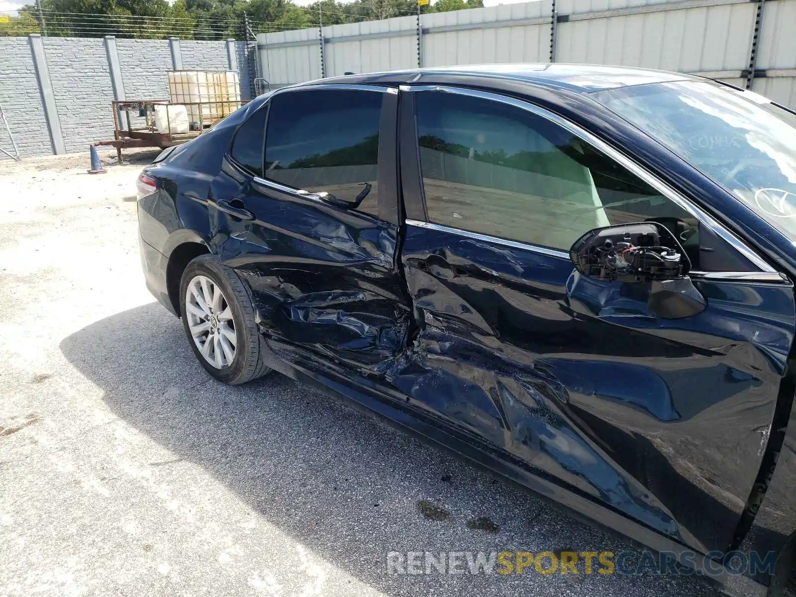 9 Photograph of a damaged car 4T1C11AK9LU991952 TOYOTA CAMRY 2020