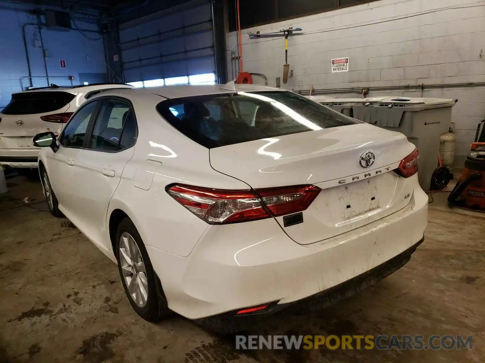 3 Photograph of a damaged car 4T1C11AK9LU992616 TOYOTA CAMRY 2020