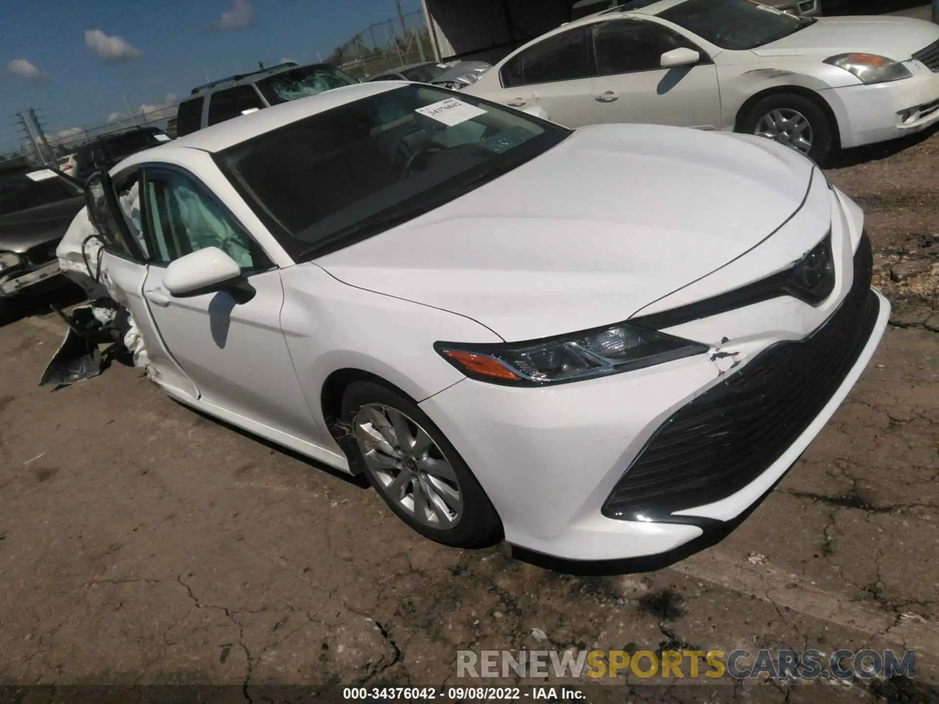 1 Photograph of a damaged car 4T1C11AK9LU999985 TOYOTA CAMRY 2020