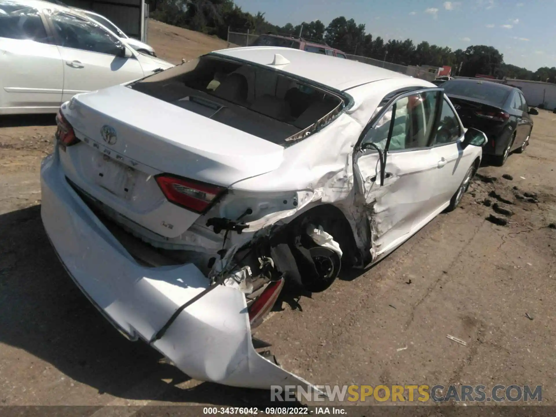 4 Photograph of a damaged car 4T1C11AK9LU999985 TOYOTA CAMRY 2020