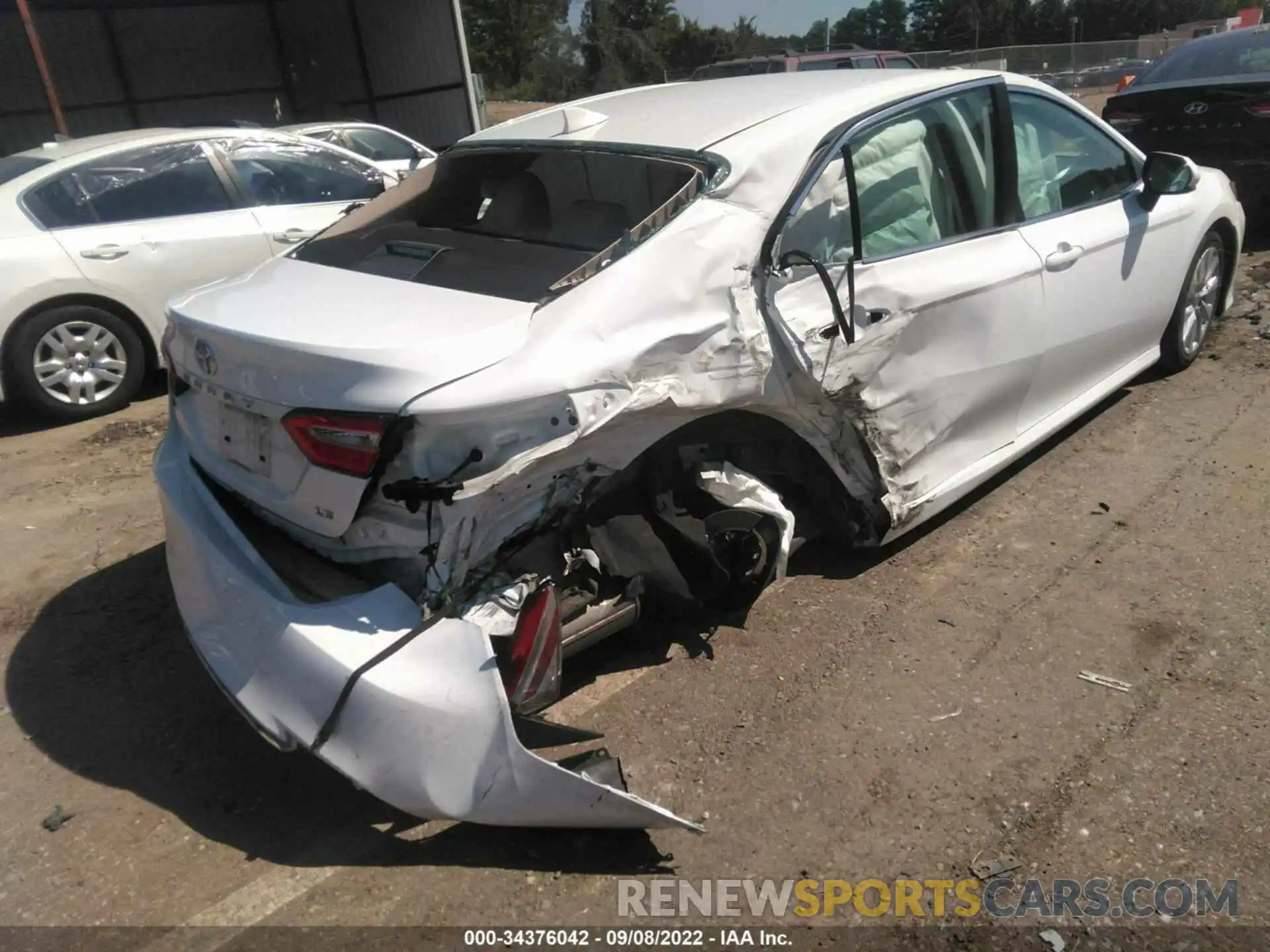 6 Photograph of a damaged car 4T1C11AK9LU999985 TOYOTA CAMRY 2020