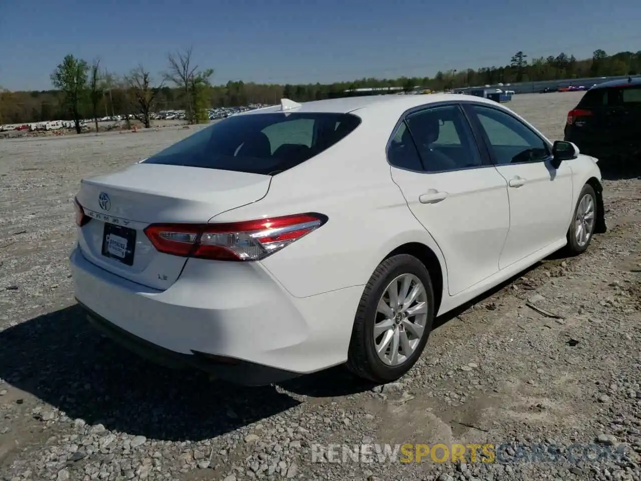 4 Photograph of a damaged car 4T1C11AKXLU305515 TOYOTA CAMRY 2020